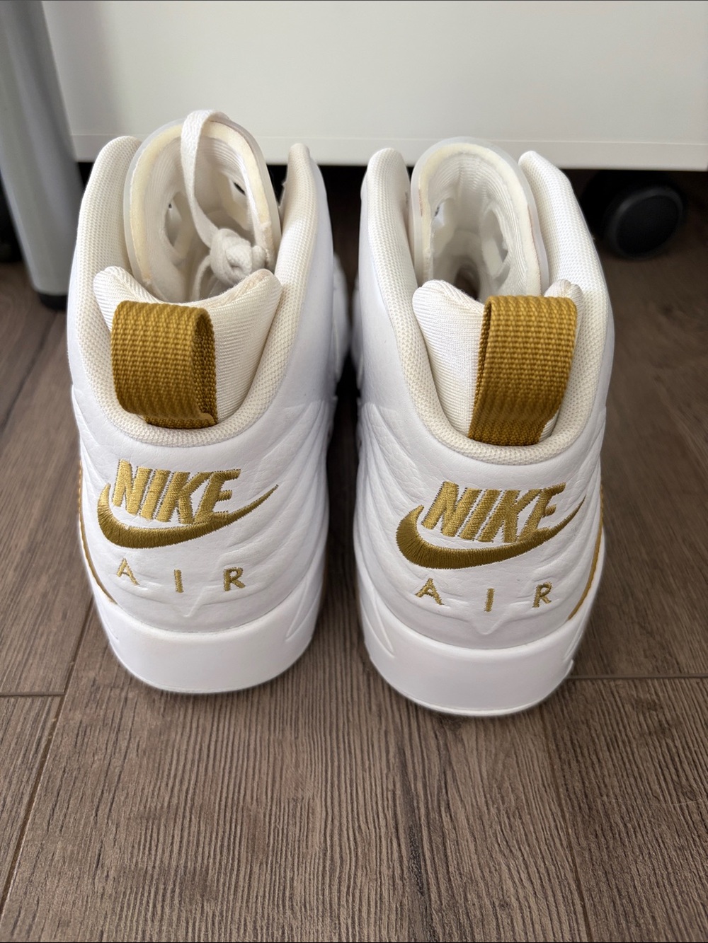 NEW Jordan MVP High-Top Sneakers - White & Gold. Women’s size 9.5 Men’s 8 - Picture 5 of 6
